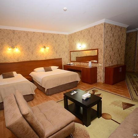 Hotel Istanbul Batumi Exterior foto