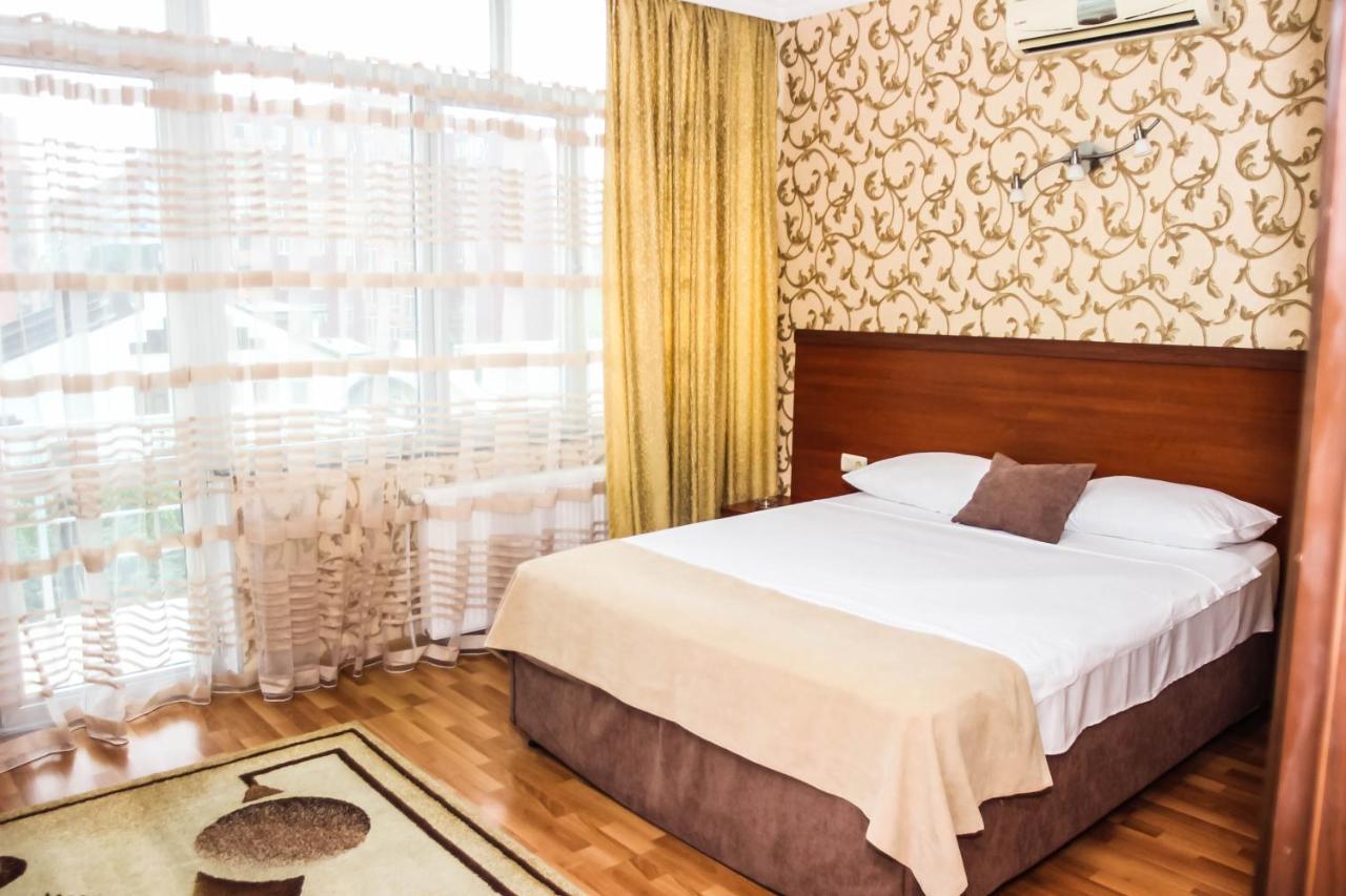 Hotel Istanbul Batumi Exterior foto