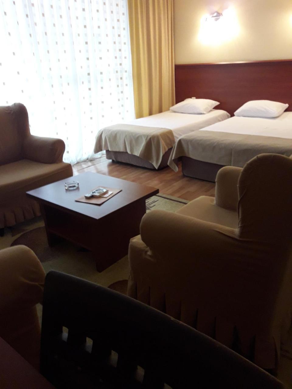 Hotel Istanbul Batumi Exterior foto